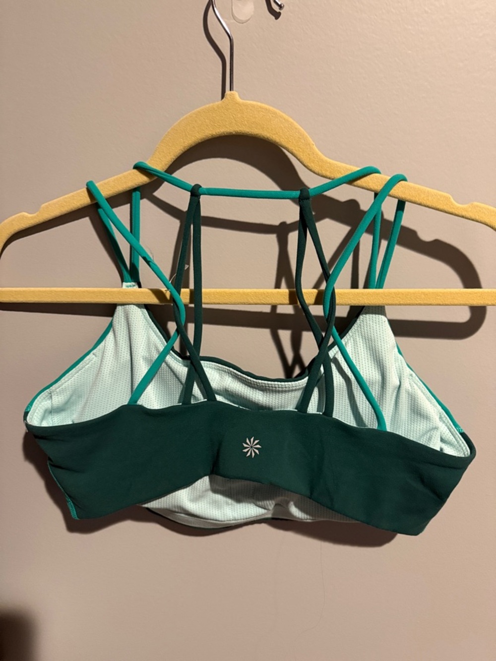 Athletes large Green Two-Tone Strappy Sports Bra - Picture 2 of 3